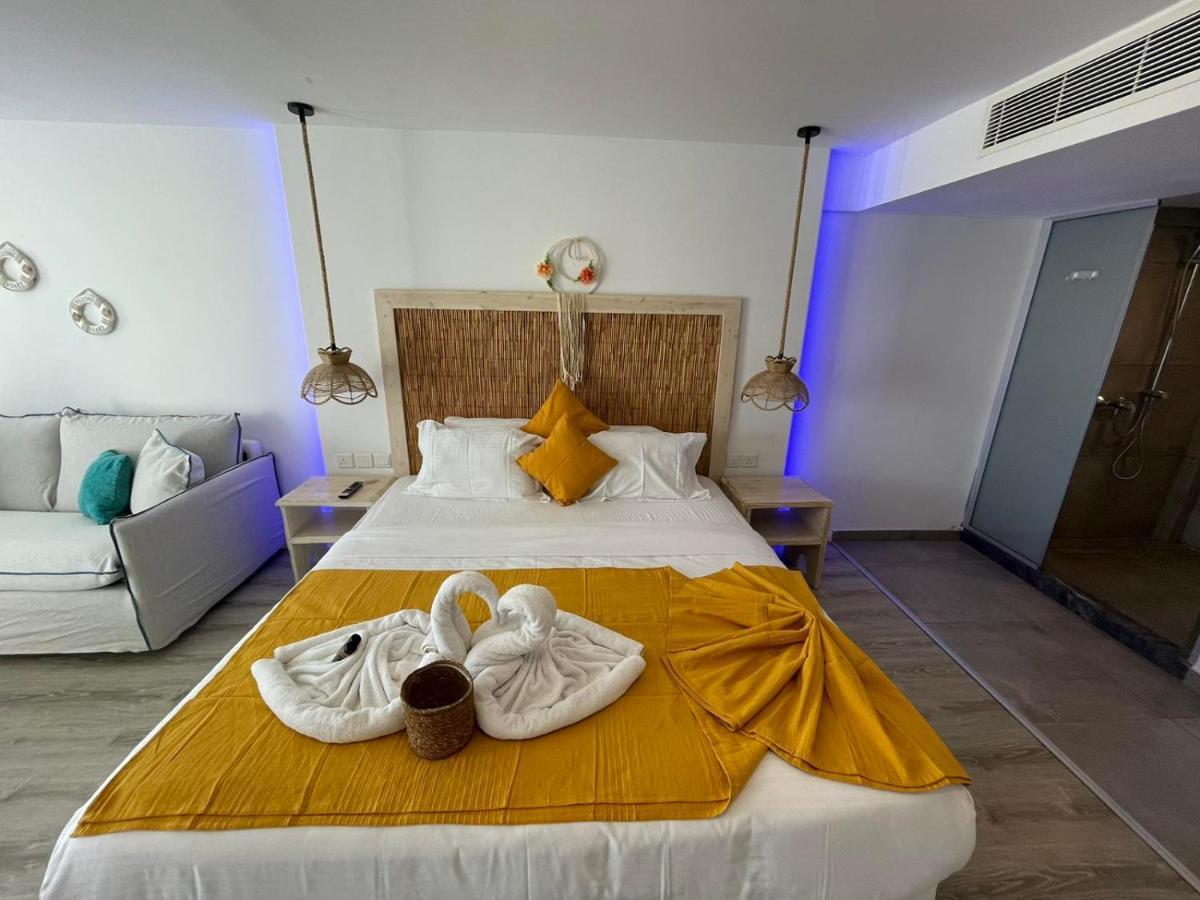 Ocean Dreams Suites - By The Harbour Agia Napa Exterior foto