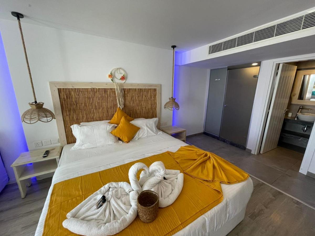 Ocean Dreams Suites - By The Harbour Agia Napa Exterior foto
