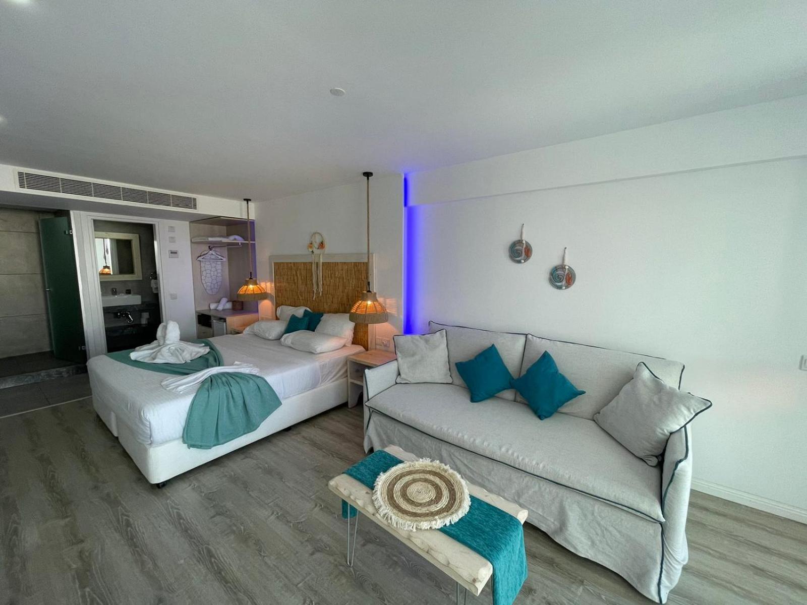 Ocean Dreams Suites - By The Harbour Agia Napa Exterior foto